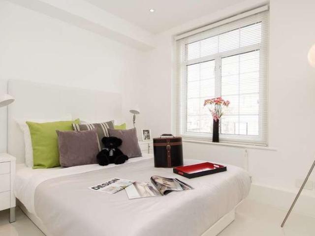 Flat for sale in Paddington, Greater London