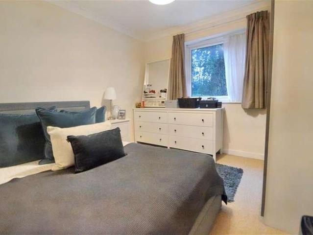 Flat for sale in Harestock, Hampshire