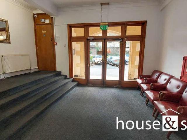 Flat for sale in West Cliff, Bournemouth