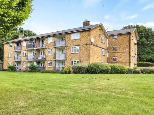 Flat for sale in Bracknell