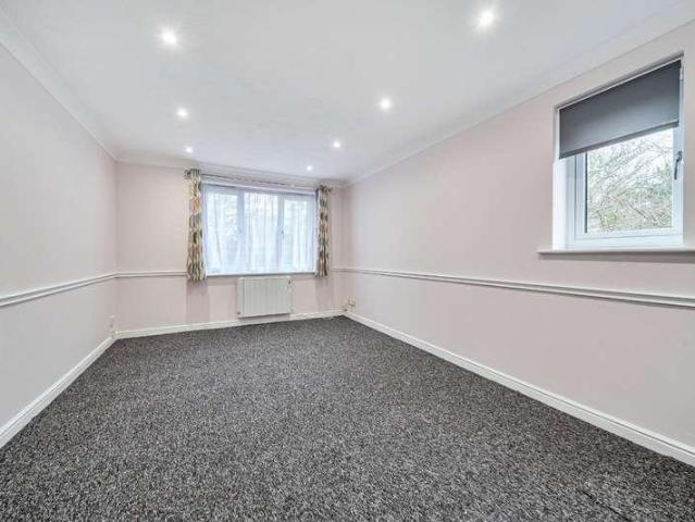 Flat for sale in London Borough of Bromley, Greater London