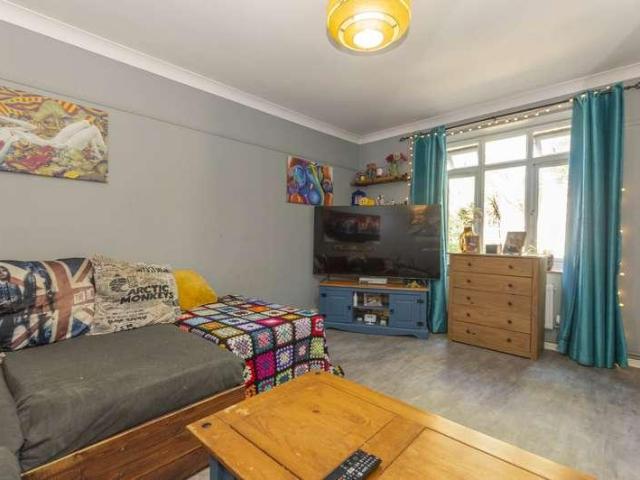 Flat for sale in Lakenham, East Bank