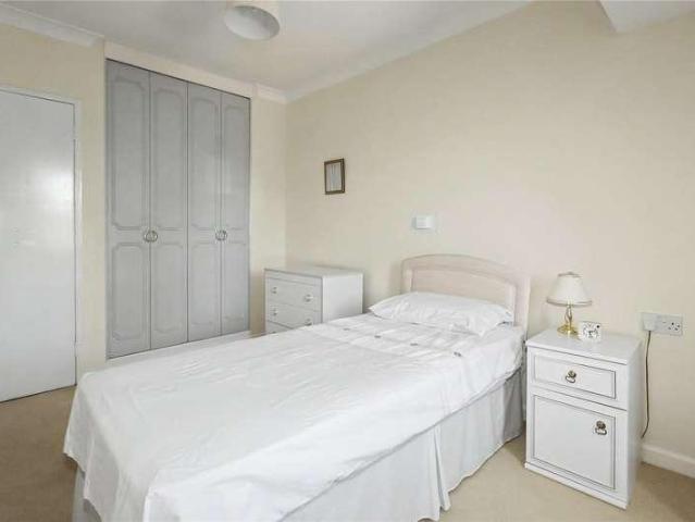 Flat for sale in Horsell, Woking