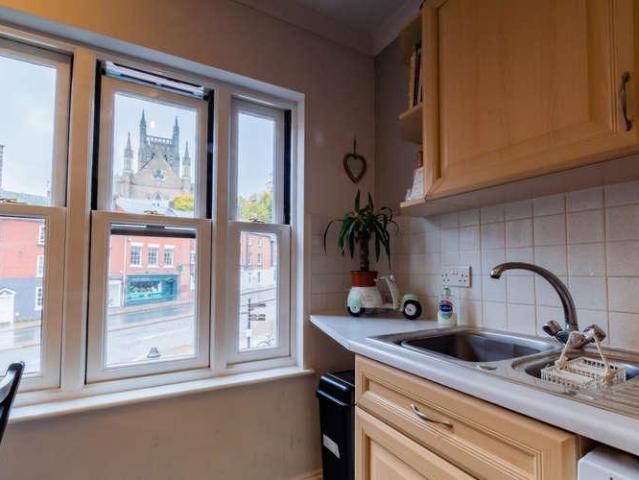 Flat for sale in Red Hill, Worcestershire