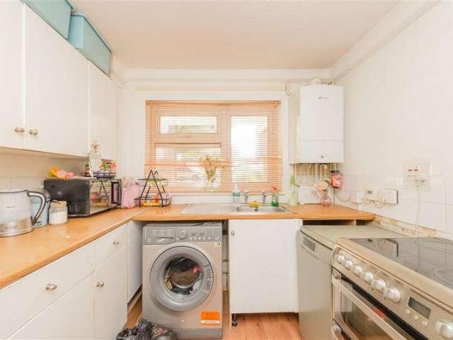 Flat for sale in Hamerton, Kent