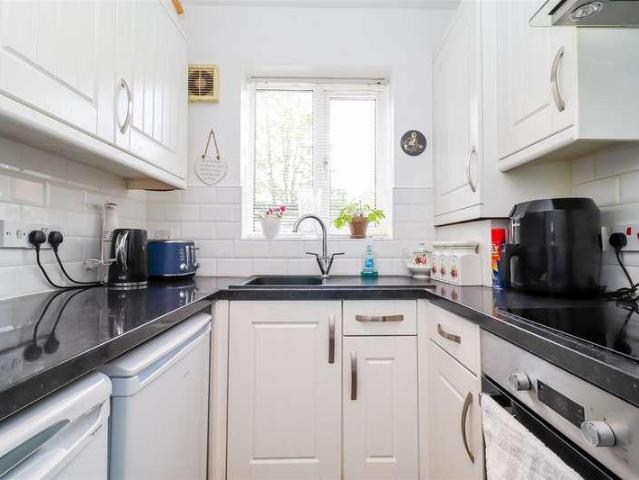 Flat for sale in Eastmoor, Heath