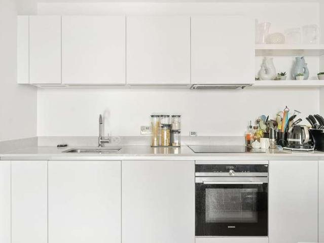 Flat for sale in Archway, Greater London