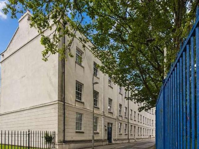 Flat for sale in Mount Wise