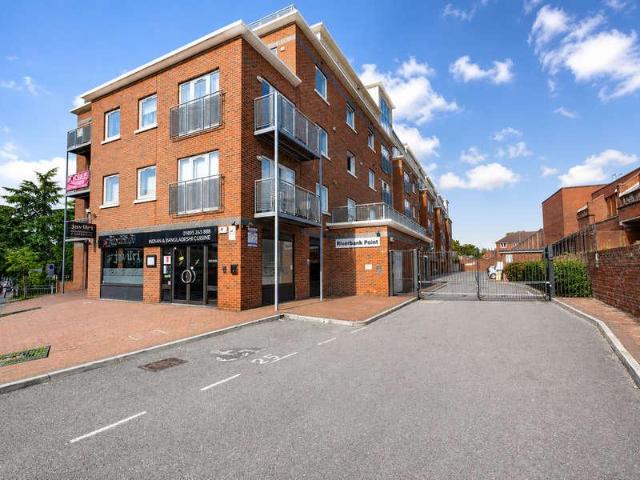 Flat for sale in London Borough of Hillingdon, Greater London