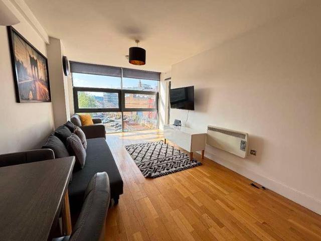 Flat for sale in Calderstones