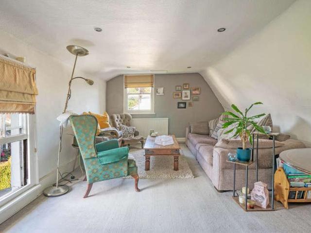 Flat for sale in Broadwater Down, Sandown Park