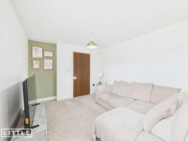 Flat for sale in St. Helens, Sutton Heath
