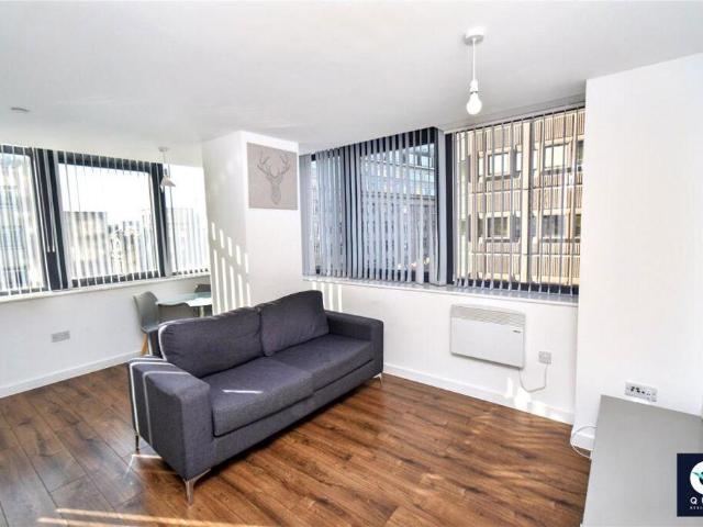 Flat for sale in Calderstones