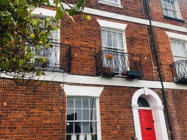Flat for sale in Watergate, Devon