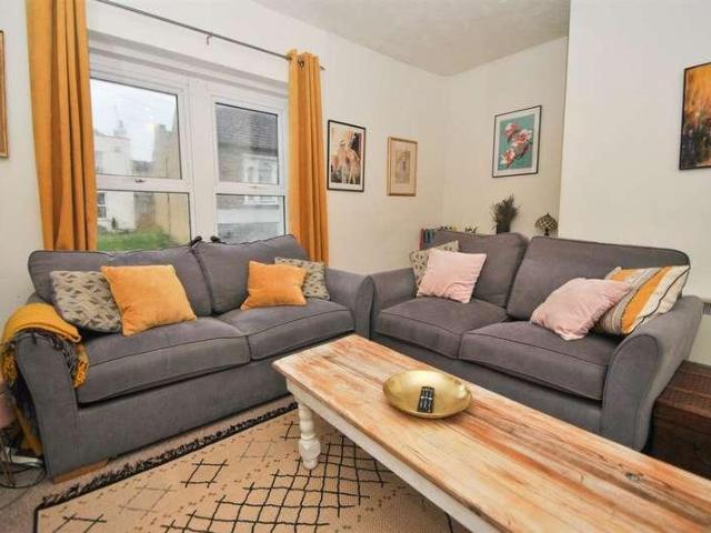 Flat for sale in Feckenham, City Of Bristol