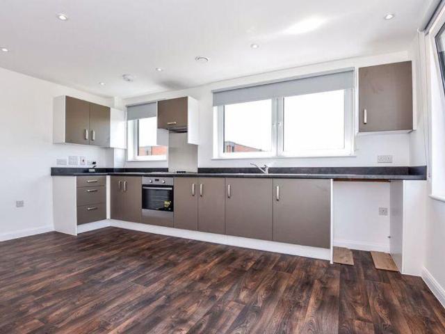 Flat for sale in Slough