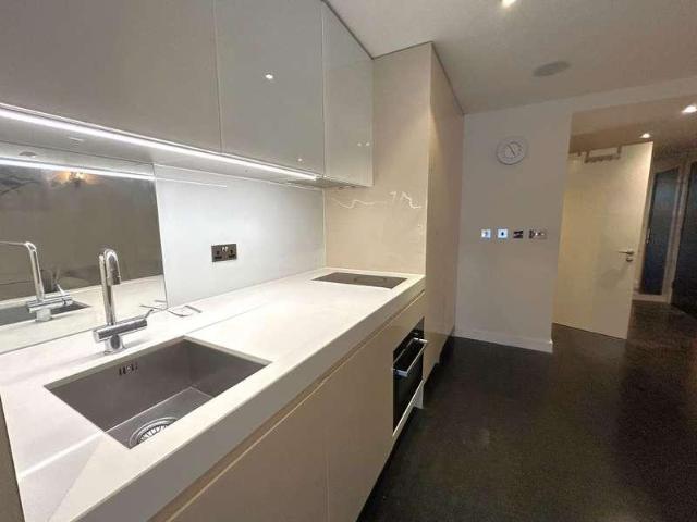 Flat for sale in Pimlico, Greater London