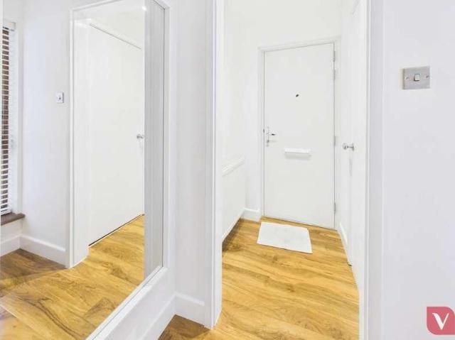 Flat for sale in Spring Park, Luton
