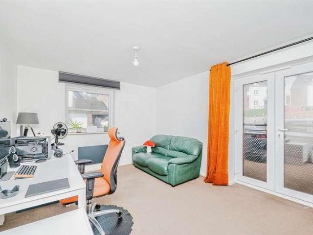 Flat for sale in Bridgend, Wales