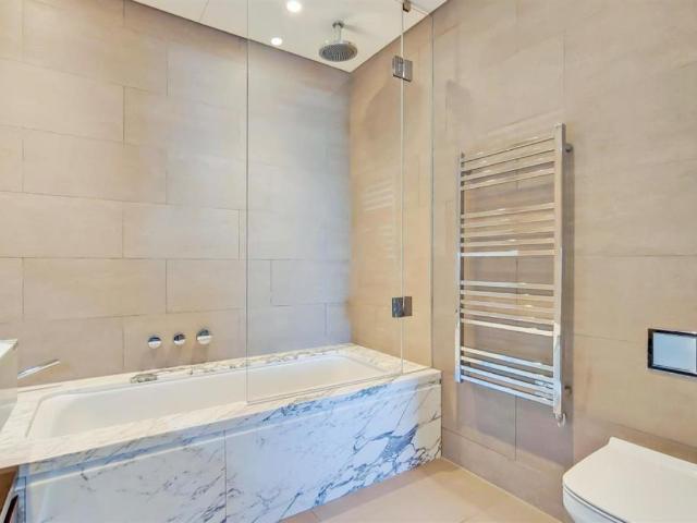 Flat for sale in Shoreditch, Greater London