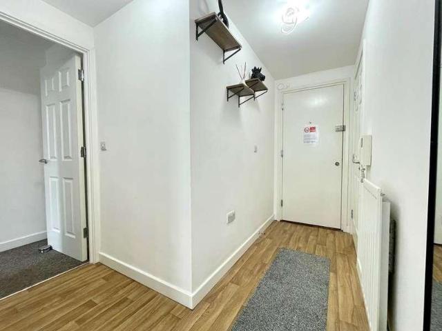 Flat for sale in Milton Keynes