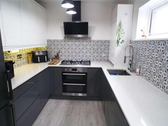 Flat for sale in Hertford, Colliers End