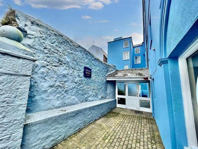Flat for sale in Tenby, Wales