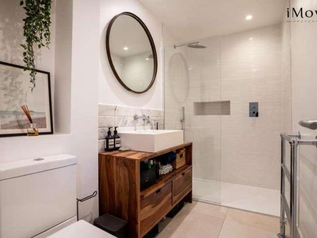 Flat for sale in Crystal Palace, Greater London