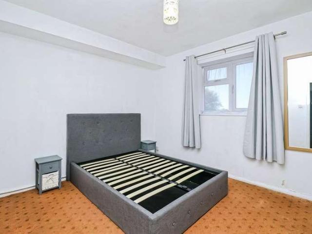Flat for sale in Cwm Talwg, Barry