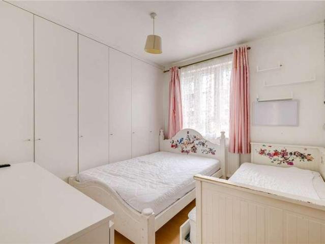 Flat for sale in Hammersmith, Greater London