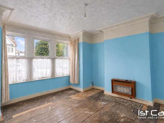 Flat for sale in Kursaal Estate, Southend-on-Sea