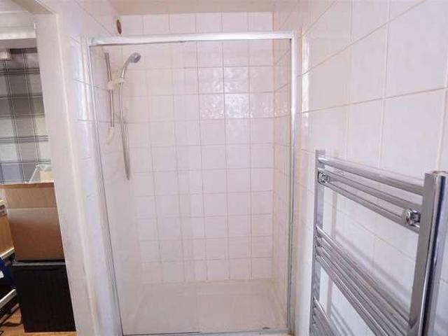 Flat for sale in Wrose, Bradford