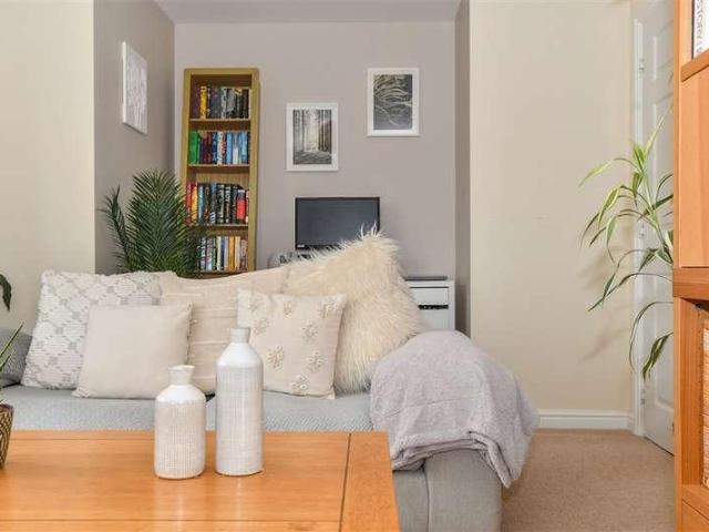 Flat for sale in Godinton Park, Bridgefield