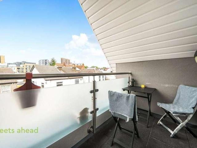 Flat for sale in London Borough of Croydon, Greater London