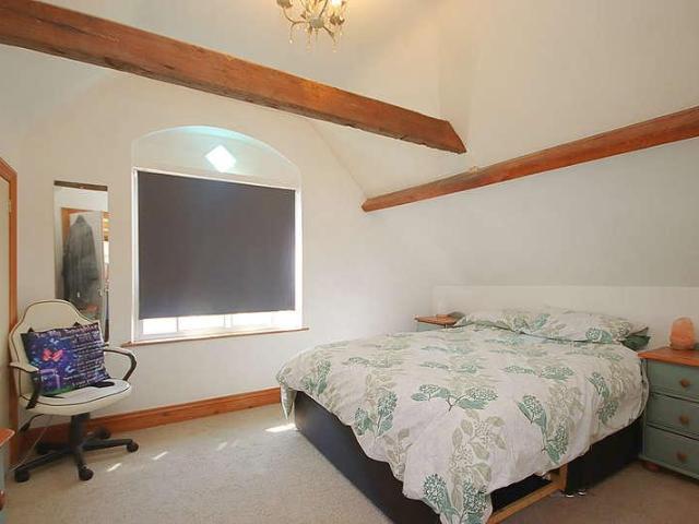 Flat for sale in Horsham, West Sussex