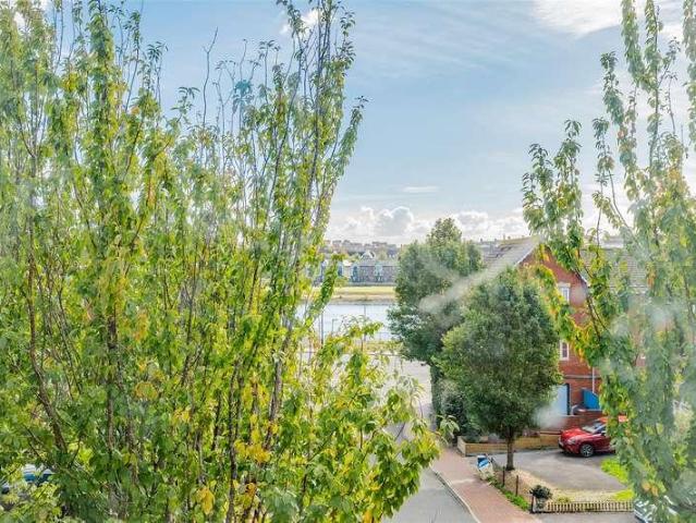 Flat for sale in Barry Island, Barry