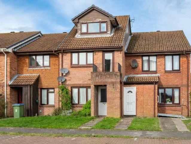 Flat for sale in North Horsham, Horsham