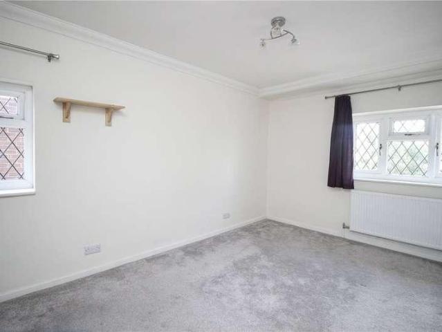 Flat for sale in Alton Barnes, Essex