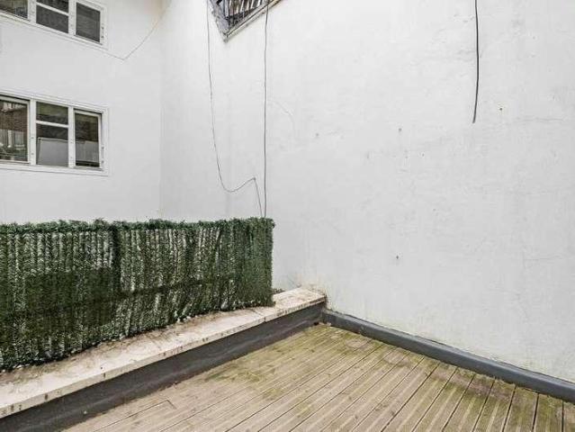 Flat for sale in Paddington, Greater London