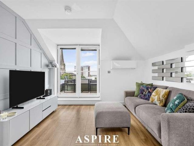 Flat for sale in Navestock Side, Essex