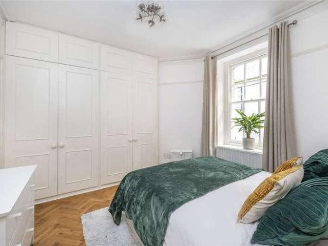 Flat for sale in Covent Garden, Greater London