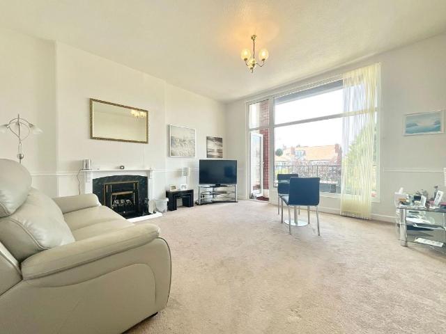 Flat for sale in Southport, Meols Cop