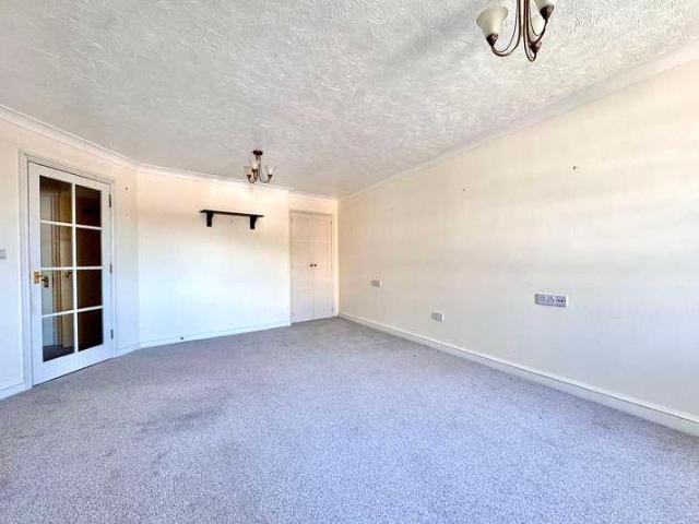 Flat for sale in Swanage, East Dorset