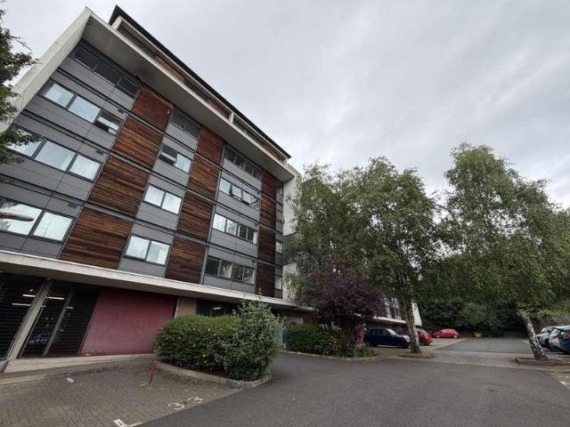 Flat for sale in Salford Quays, Salford
