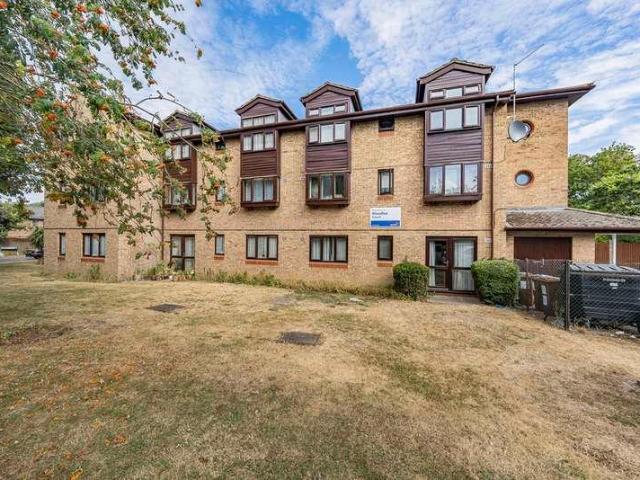 Flat for sale in Cowley, Greater London