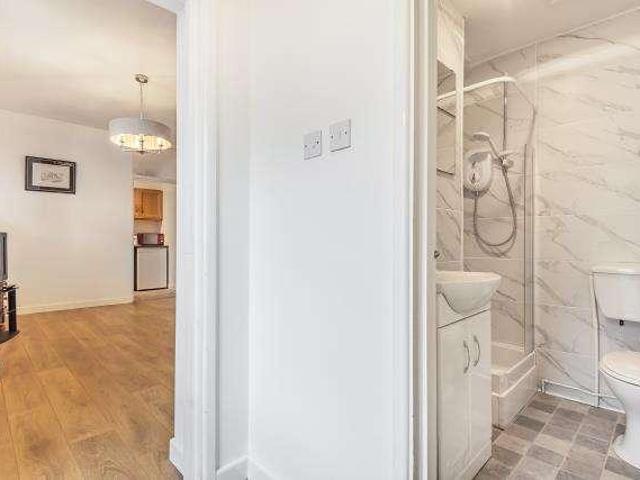 Flat for sale in Enborne, West Berkshire