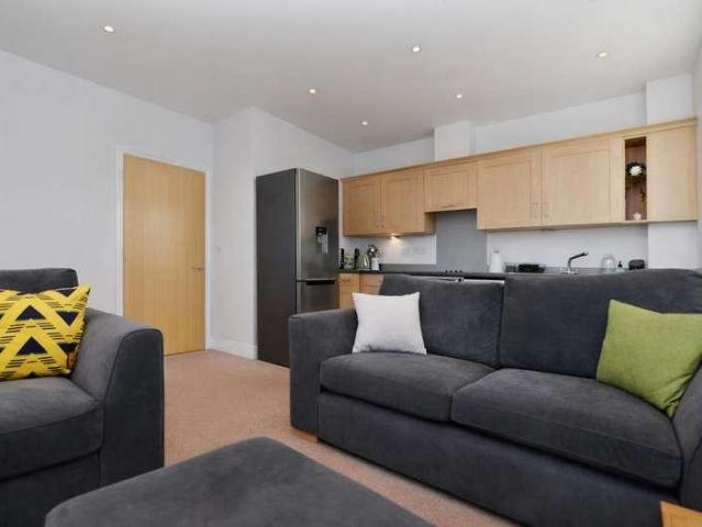 Flat for sale in Hampshire