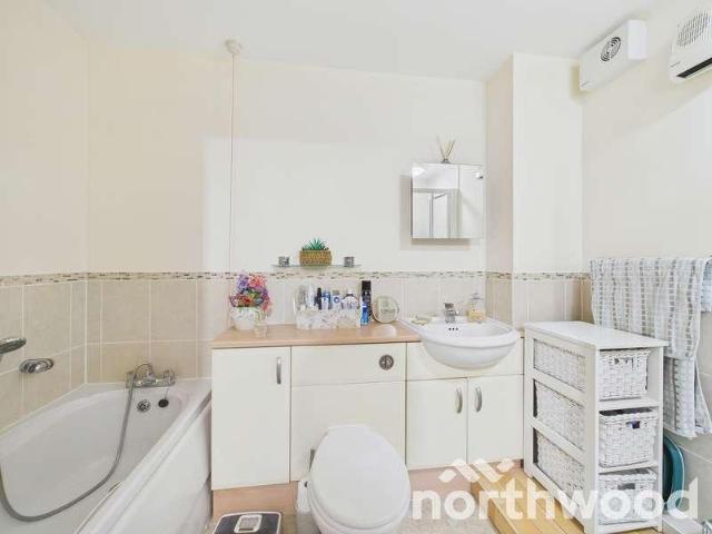 Flat for sale in Singleton, Ashford