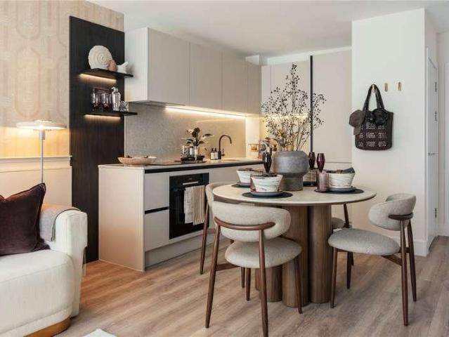 Flat for sale in Slough