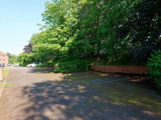 Flat for sale in Moodiesburn, Scotland